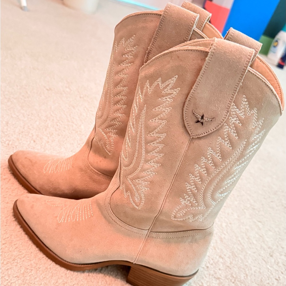 Chic Beige Western Heeled Boots